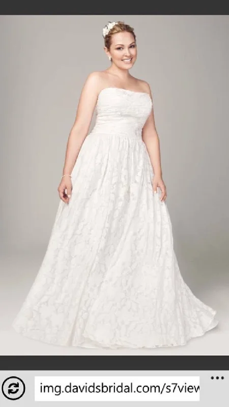 David's Bridal Galina Strapless Lace Ballgown Modern Lace Dress