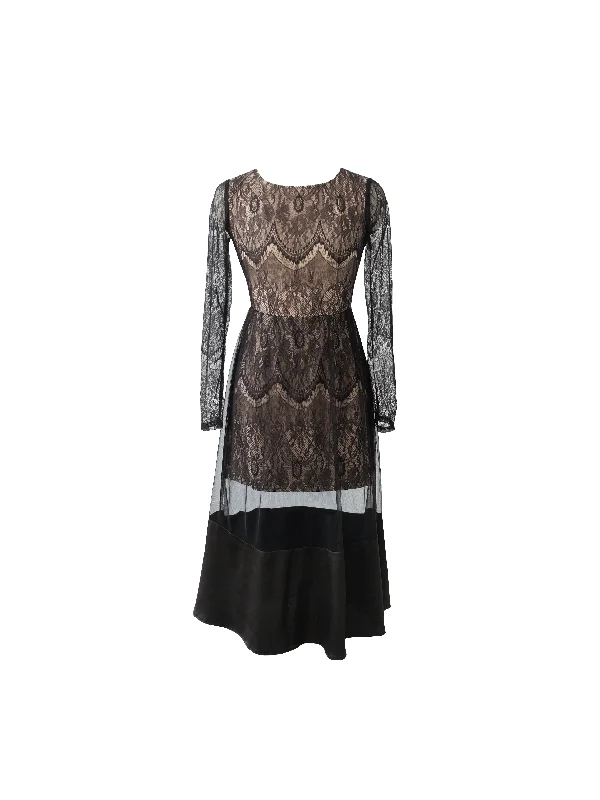 Sophie long sleeve full-lace dress in black Lace Dress Glamorous